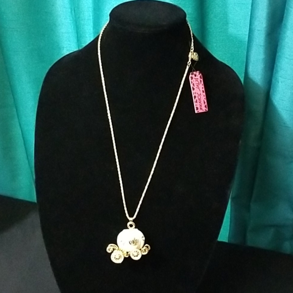 Betsey Johnson White Pumpkin Coach Necklace - Picture 2 of 5